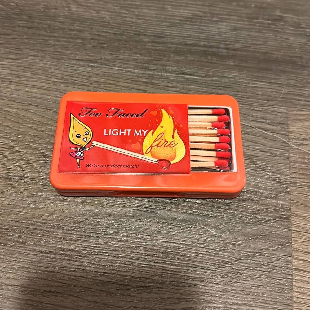 Too Faced Light My Fire eyeshadow pallete